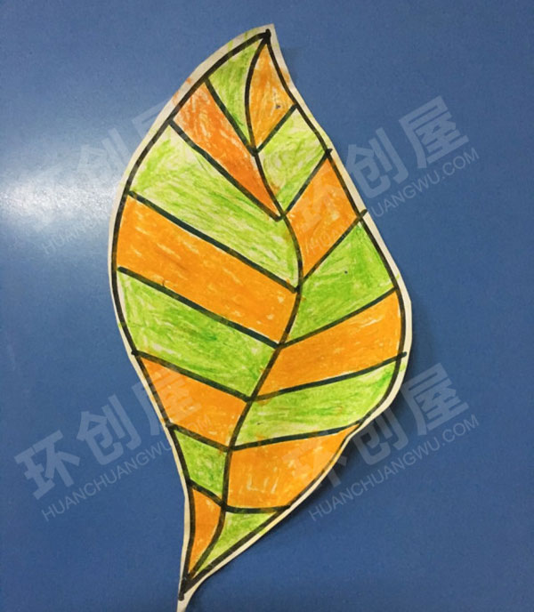 幼儿园美工区树叶涂色粘贴图片
