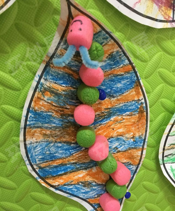 幼儿园美工区树叶涂色粘贴图片