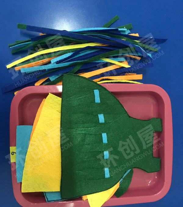 幼儿园益智区环保废物利用自制教玩具图片