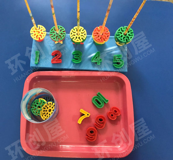 幼儿园益智区环保废物利用自制教玩具图片