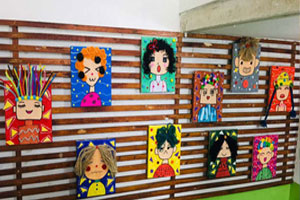 幼儿园楼梯墙面卡通小人墙面布置图片