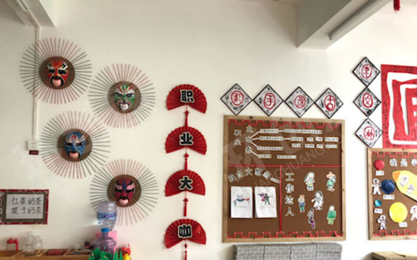 幼儿园中国风环保吊饰环创图片