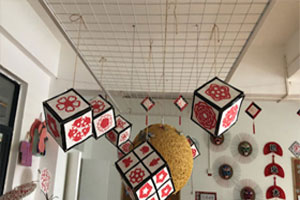 幼儿园中国风环保吊饰环创图片3张