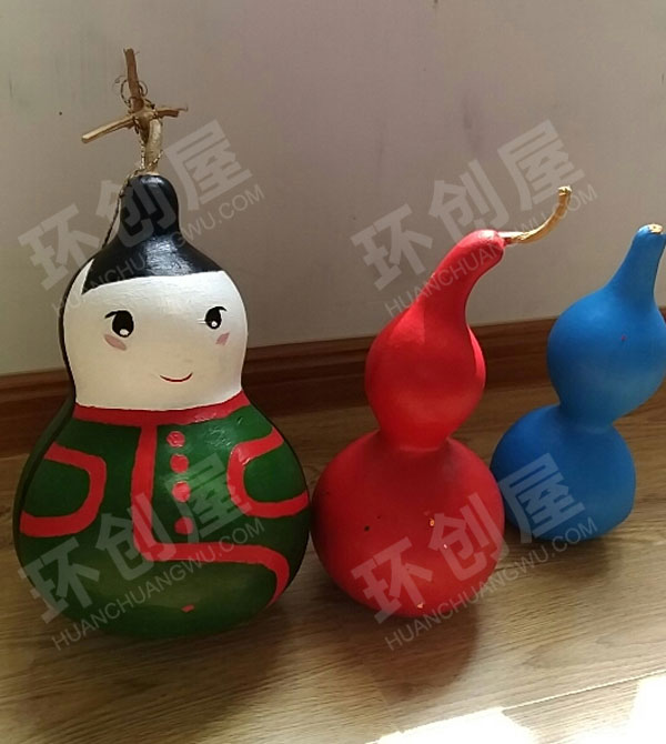 幼儿园走廊角落废物利用环保作品图片