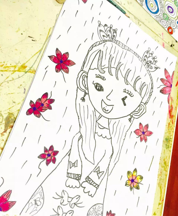 幼儿园线描人物画作品展示图片