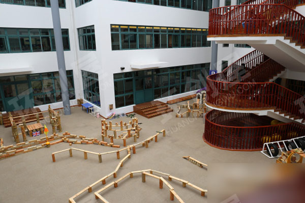 幼儿园大型场地建构区优秀作品图片