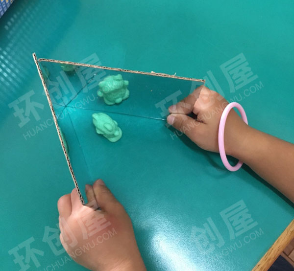 幼儿园科学区好玩的镜子图片