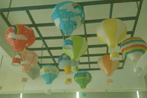 幼儿园各种各样创意吊饰作品展示图片13张