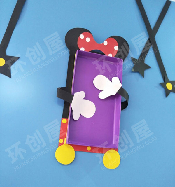 幼儿园走廊创意装饰废旧利用图片