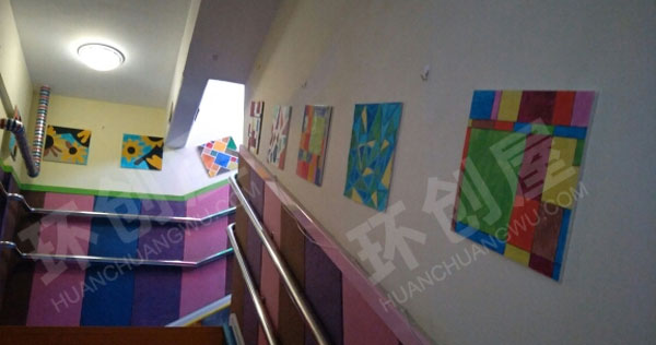 幼儿园走廊创意装饰废旧利用图片