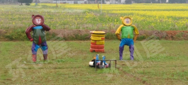 幼儿园搬到田间户外的轮胎主题公园图片