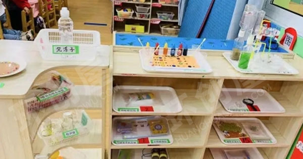 幼儿园科学区科学展示架图片