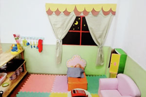 幼儿园角色游戏娃娃家的窗帘图片