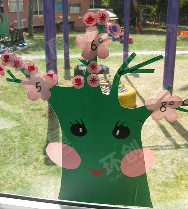 幼儿园益智区树上的梅花图片