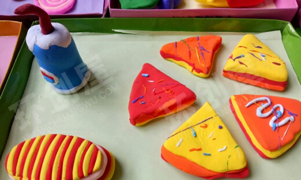 幼儿园美工区彩泥美味的食物作品图片