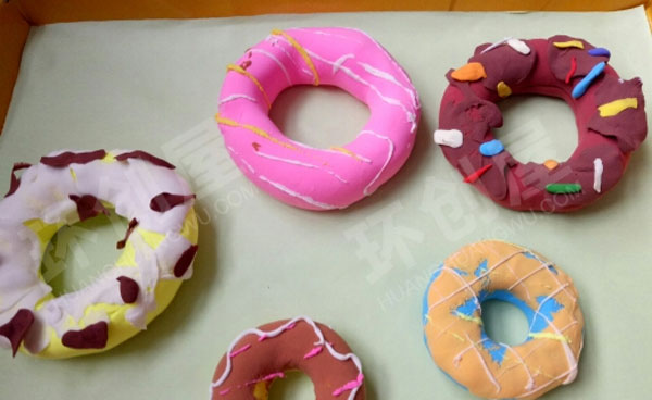 幼儿园美工区彩泥美味的食物作品图片