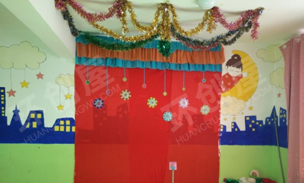 幼儿园表演区光彩夺目的墙面布置图片
