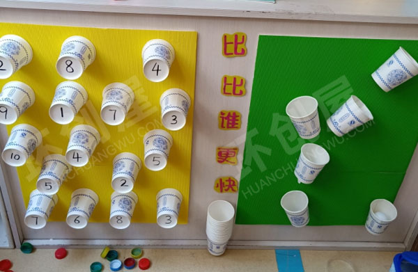 幼儿园环创益智区废物利用自制教玩具图片