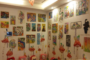 幼儿园美术专用室墙面布置图片4张