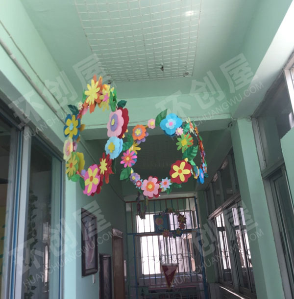 幼儿园走廊夏天花环吊饰图片