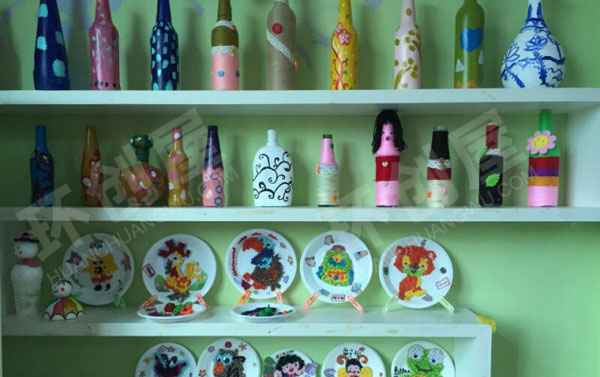 幼儿园墙面多姿多彩的作品展示图片