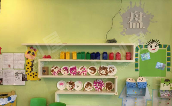 幼儿园墙面多姿多彩的作品展示图片
