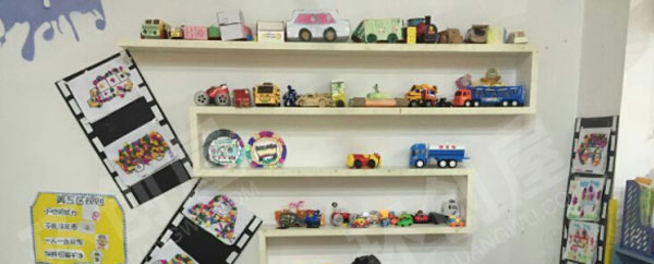 幼儿园墙面多姿多彩的作品展示图片