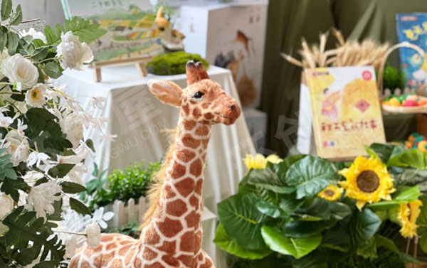 幼儿园户外一角春天主题布置图片