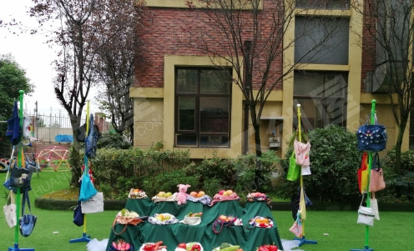 幼儿园户外环保创意展图片