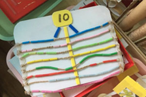 幼儿园益智区数字对应玩教具图片5张
