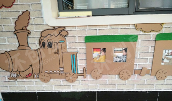 幼儿园废旧纸板制作墙面小火车图片