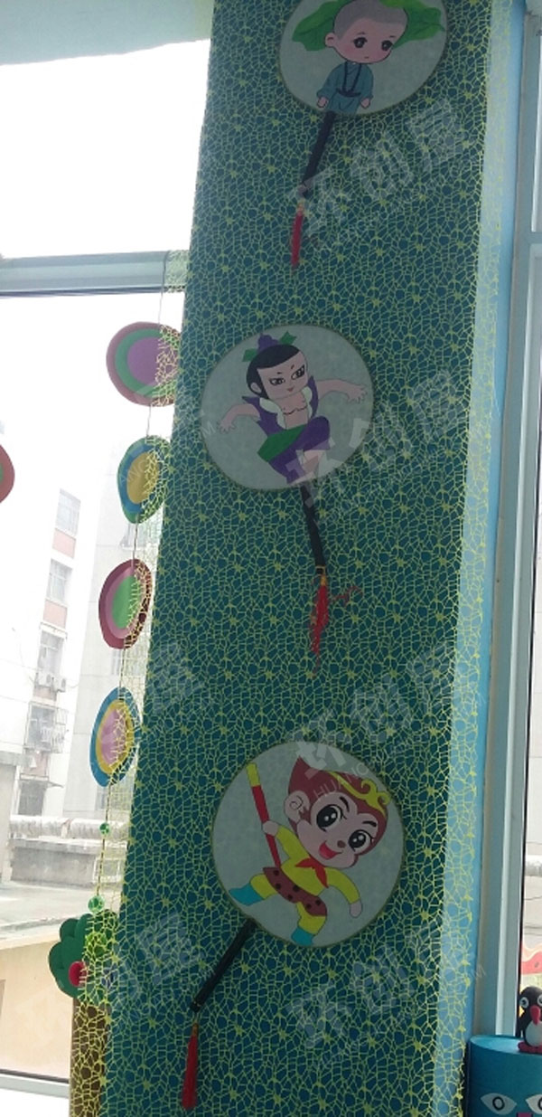 幼儿园国风走廊石柱团扇绘画挂饰图片