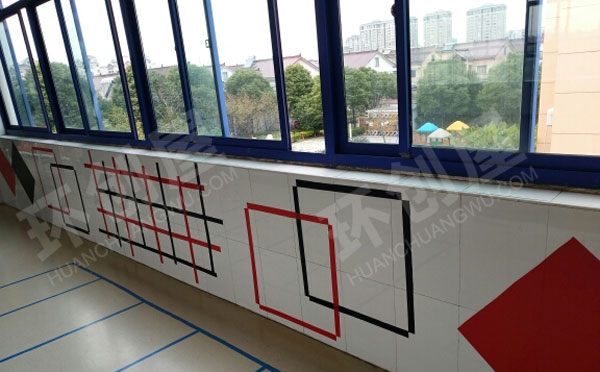 幼儿园走廊纸板风格的主题墙布置图片
