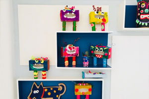 幼儿园餐巾纸盒自制小人作品展示图片3张