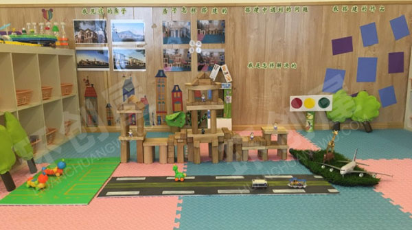 幼儿园建构区大型积木搭建城楼图片