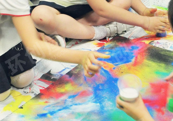 幼儿园美工区神奇的沙画图片