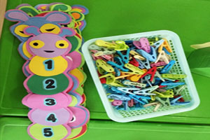 幼儿园益智区不织布手工教玩具图片7张