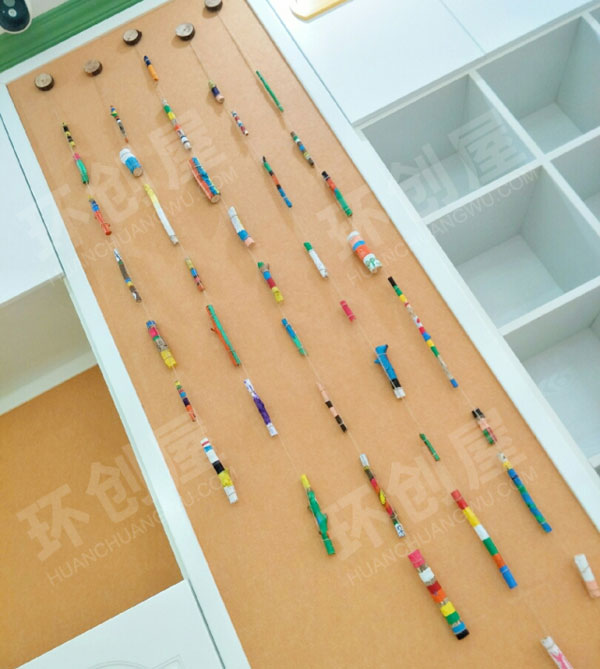 幼儿园墙面原木风森系木棍麻绳作品吊饰图片