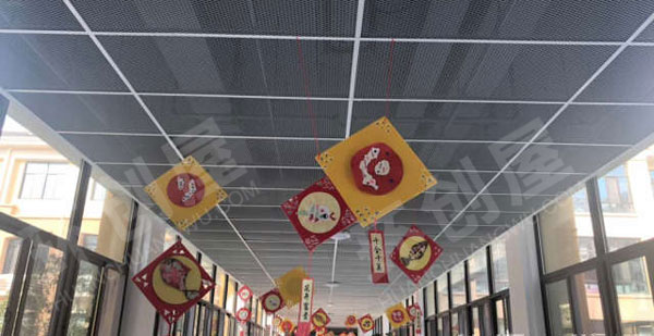 幼儿园新年大厅吊饰图片