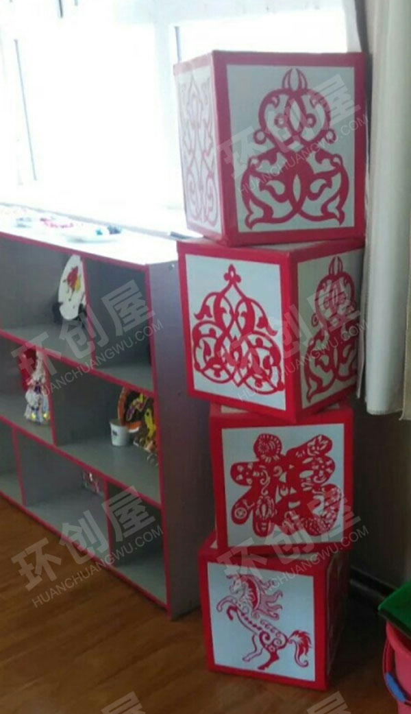 幼儿园美术室各种环保作品展示图片