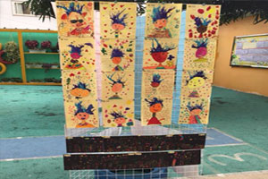 幼儿园户外炫丽多彩的作品画画图片3张