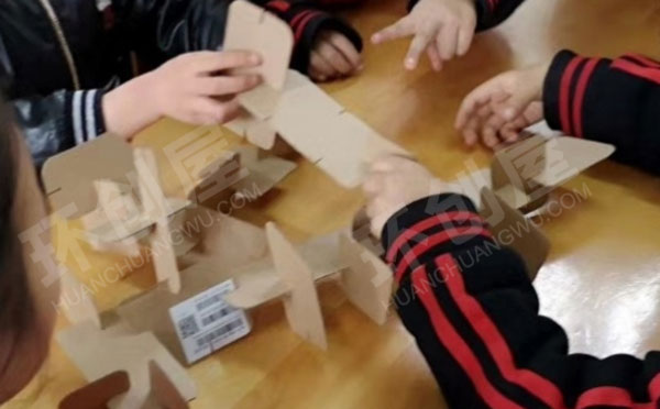 幼儿园建构区硬纸板雪花插片图片