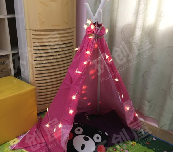 幼儿园帐篷里的读书角图片