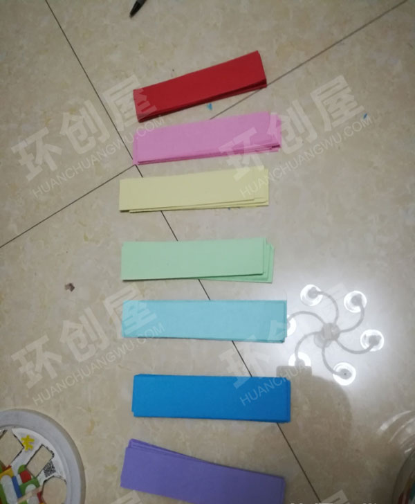 幼儿园彩纸手工制作彩虹挂饰图片