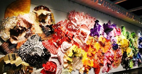 幼儿园走廊楼梯与拐角墙面作品展示图片