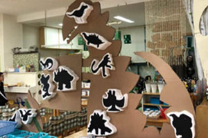 幼儿园恐龙主题作品展示图片4张