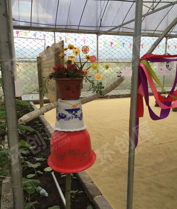幼儿园户外废物利用亲子乐园里的景观图片