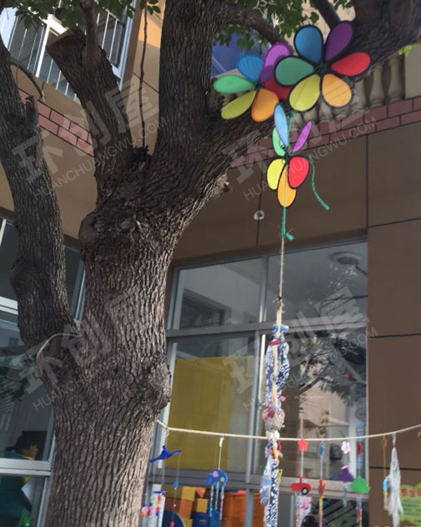 幼儿园户外各种游戏与美术作品图片