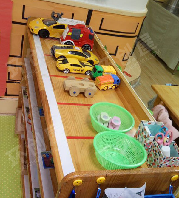 幼儿园建构区交通车辆摆放图片