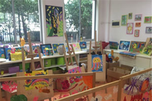 幼儿园美工区大厅陈列展示图片6张
